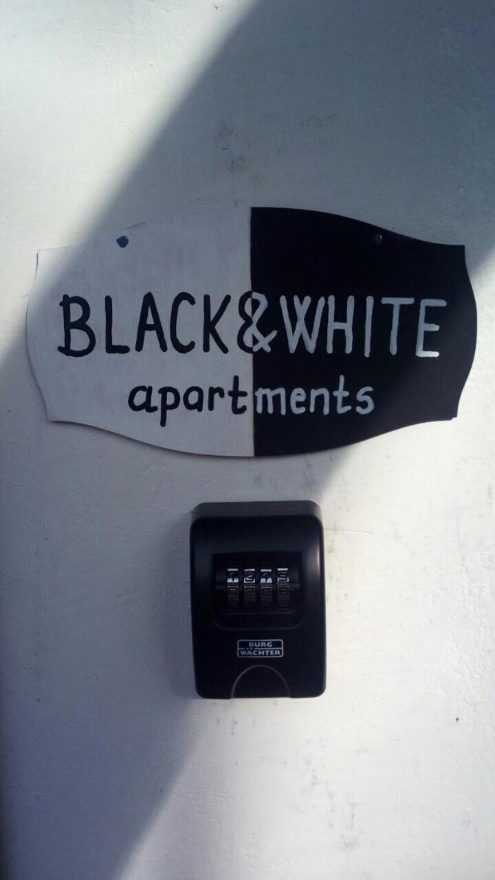 Black & White Apartments - White Eger Ngoại thất bức ảnh